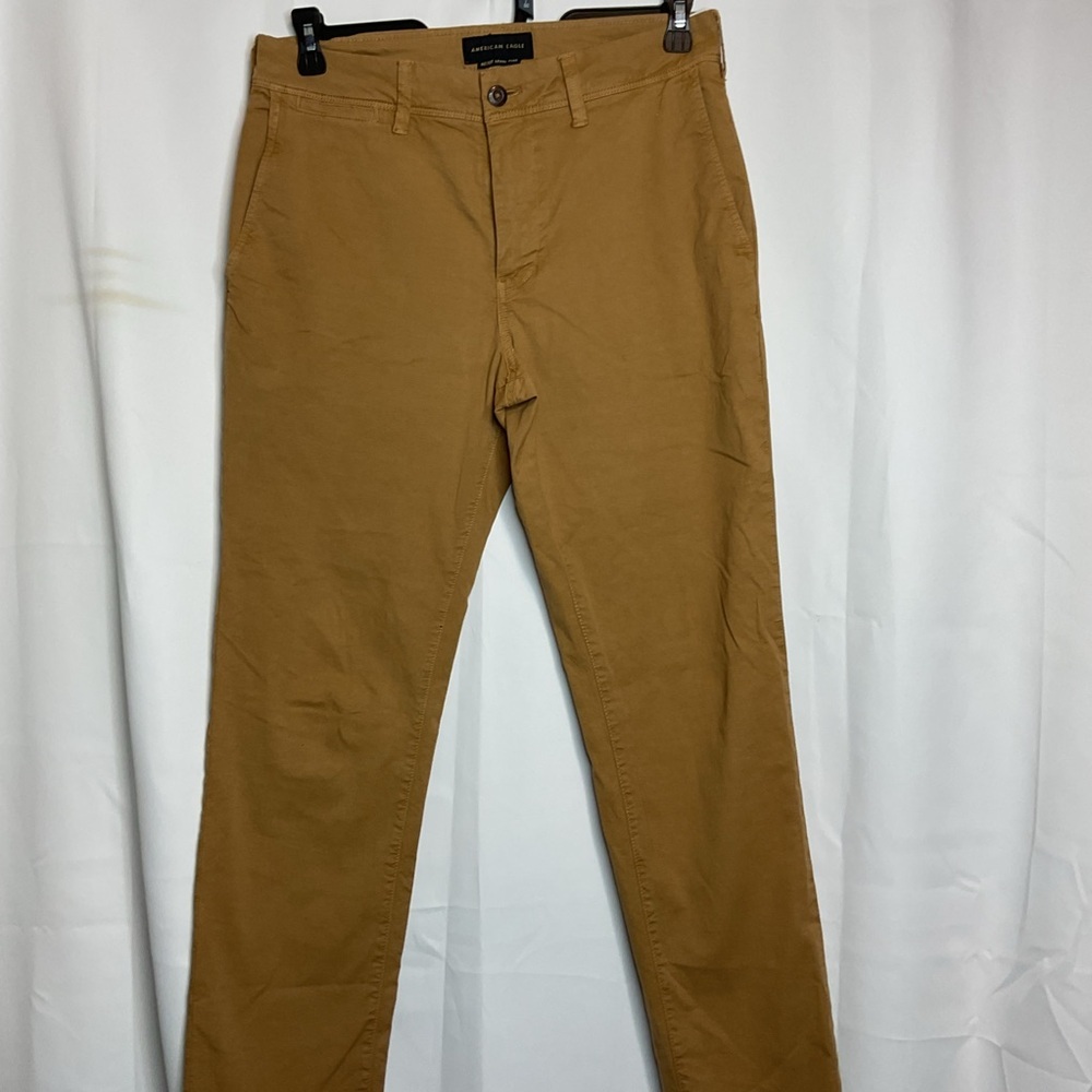 American Eagle khaki 32/32